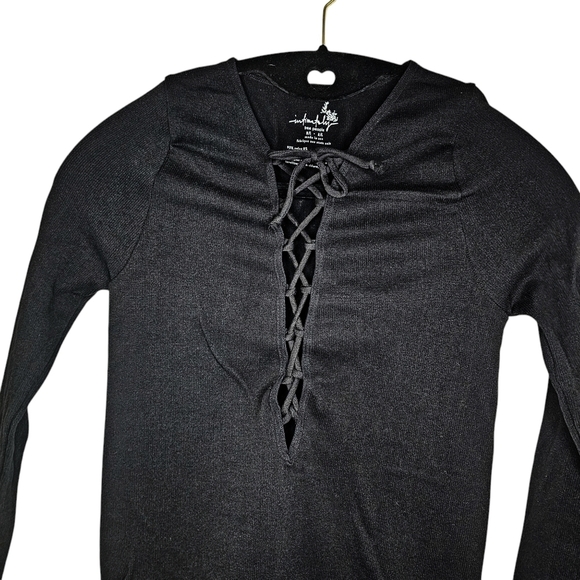Free People Stretch Ribbed Lace-Up Fitted Tee•Size M/L•NWOT - Picture 6 of 10